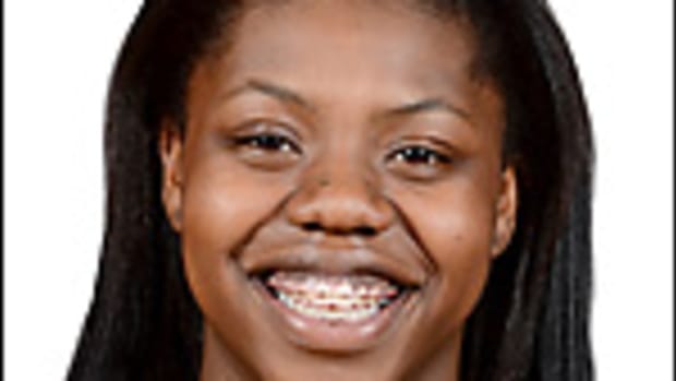 arike-ogunbowale-faces.jpg